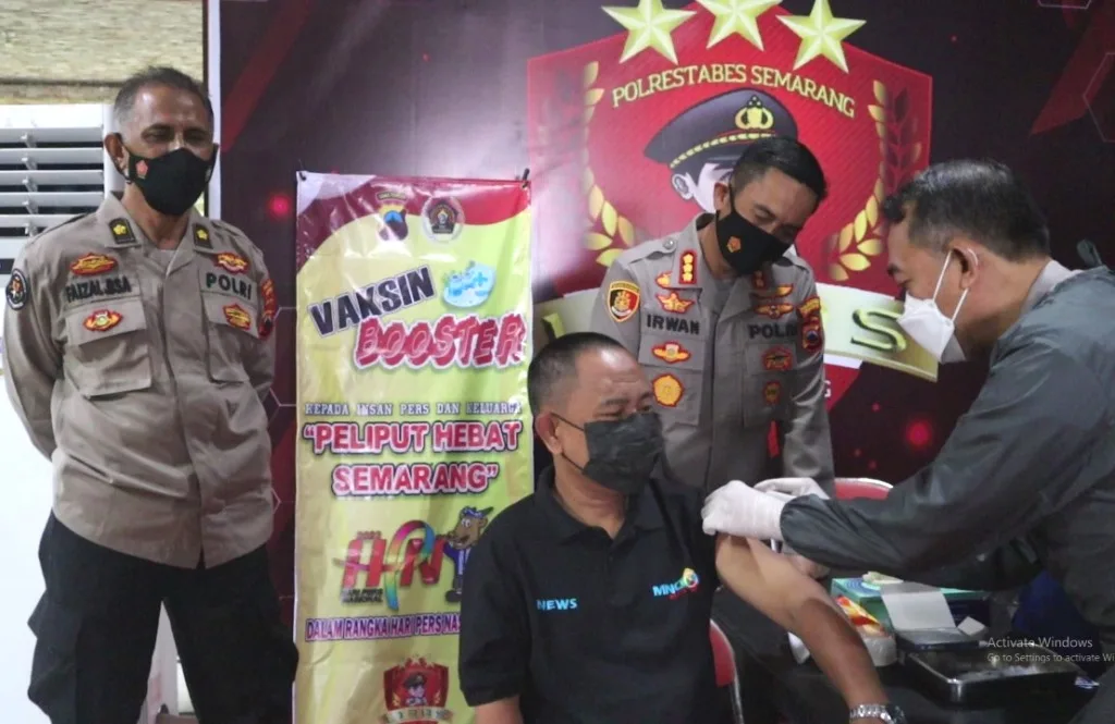 Jelang HPN Polrestabes Semarang Beri Kado Wartawan Vaksin Booster