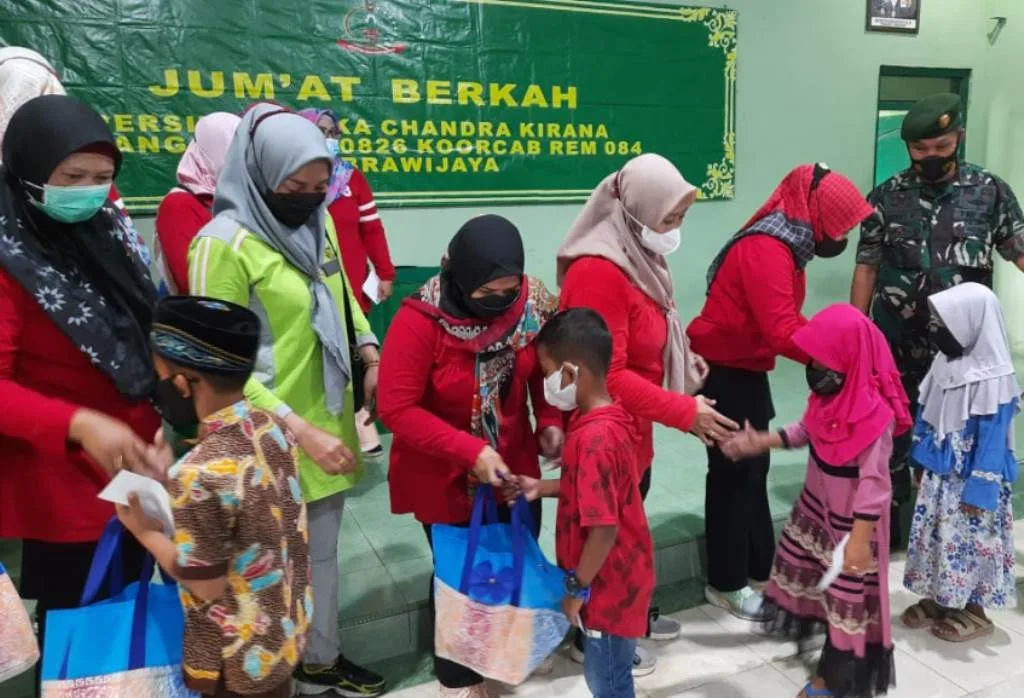 Jumat Berkah Persit Cabang XLV Kodim 0826 Pamekasan