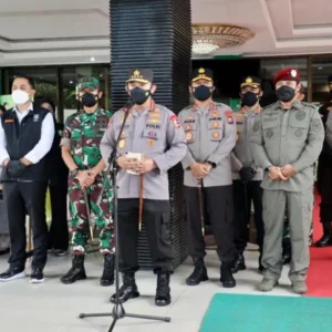 Kapolri Himbau Masyarakat Terpapar Covid-19 Dirawat di Isoter