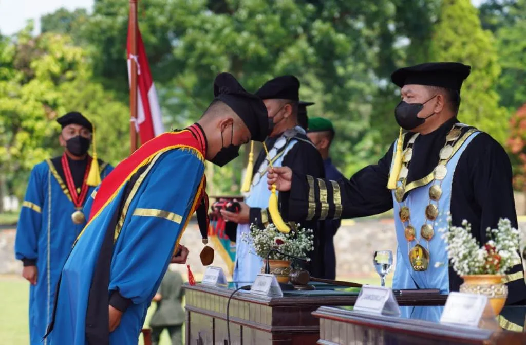 Kasad Mewisuda 50 Prajurit Lulusan Poltekad Malang