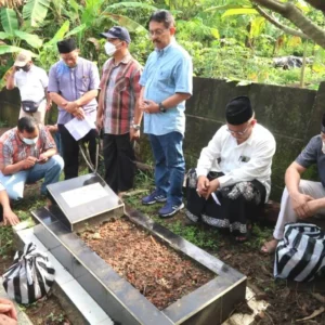 Rangkaian HPN 2022, PWI Jateng Ziarah Makam Tokoh Wartawan