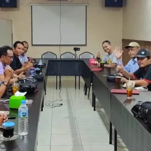 Rapat Pengurus FWLJ Pilih Hadi Wibowo Sebagai Ketua Baru Rapat Pengurus FWLJ Pilih Hadi Wibowo Sebagai Ketua Baru