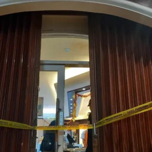 Satpol PP Kota Semarang Segel 13 Toko Langgar Prokes