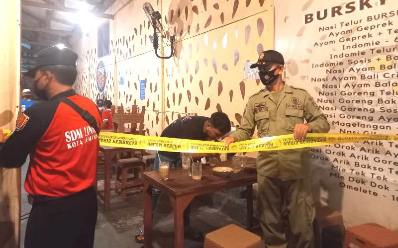 Satpol PP Segel 12 Tempat Usaha Langgar Prokes