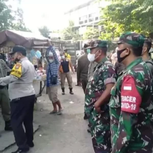 Tiga Pilar Kecamatan Semampir Kembali Tertibkan PKL di Wilayah Sidotopo Tiga Pilar Kecamatan Semampir Kembali Tertibkan PKL di Wilayah Sidotopo
