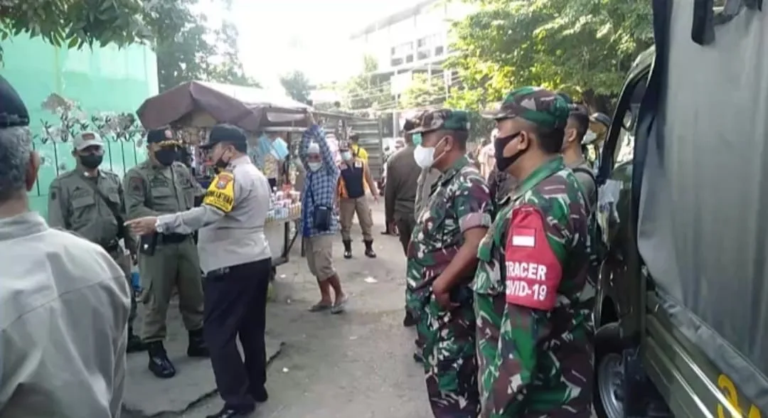 Tiga Pilar Kecamatan Semampir Kembali Tertibkan PKL di Wilayah Sidotopo