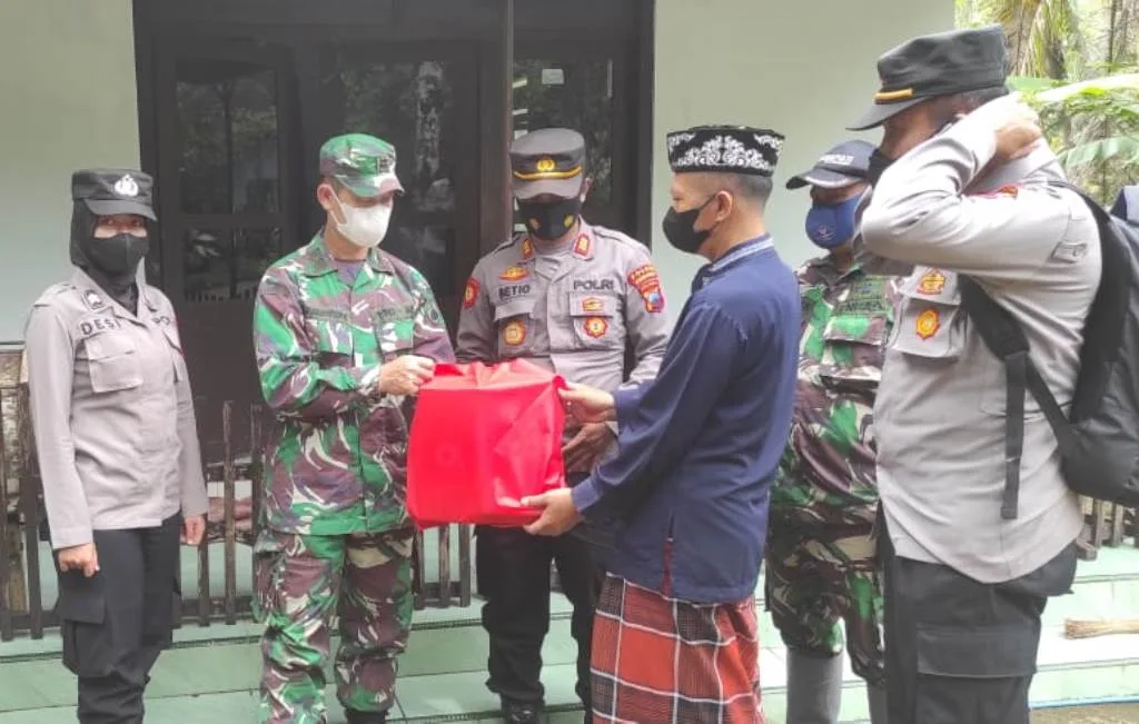 TNI-Polri Pulihkan Kondisi Warga Pro dan Kontra di Wadas
