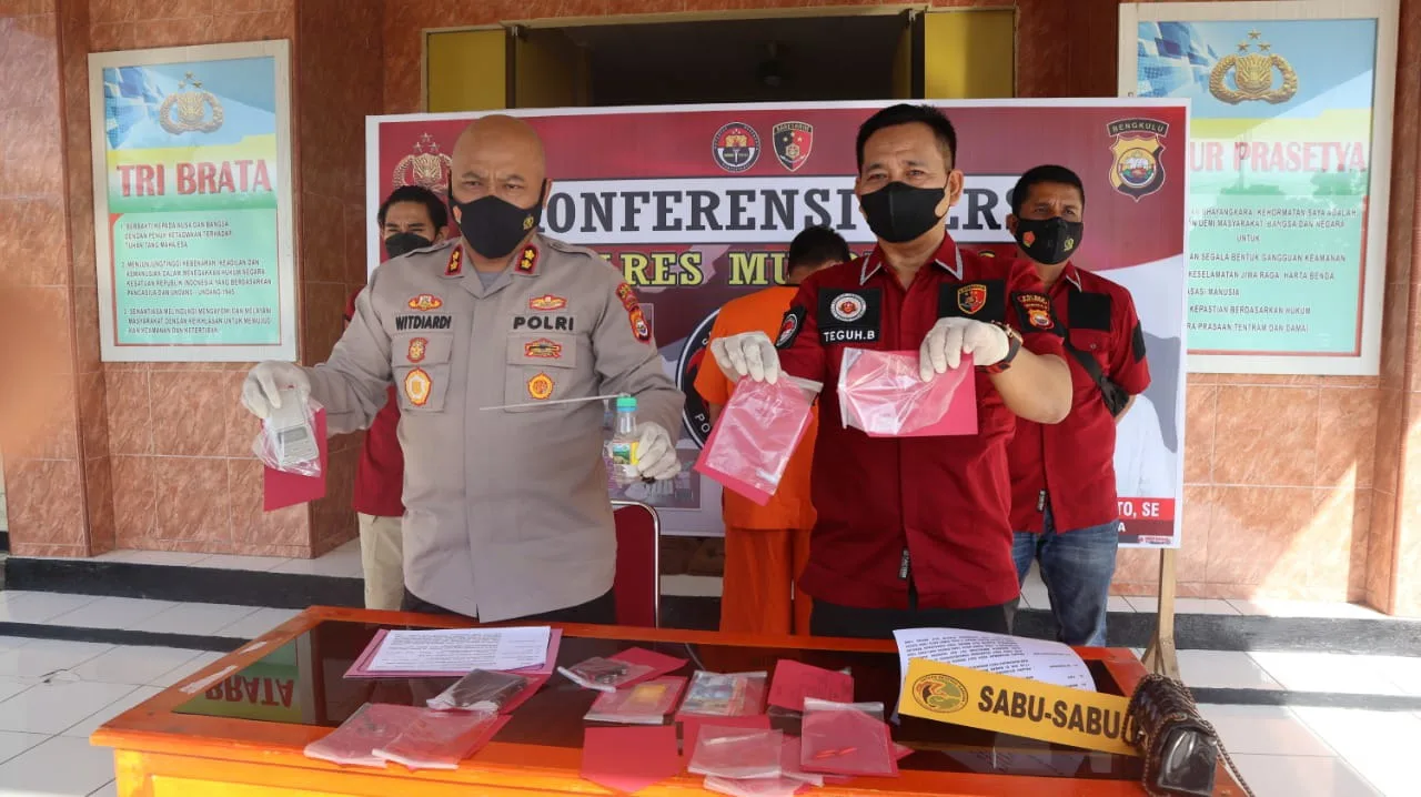 Amankan Warga Ipuh, Polres Mukomuko Sita 3 Paket Sabu