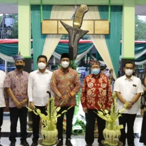 Bupati Muhdlor Buka Pameran Benda Pusaka dan Barang Antik