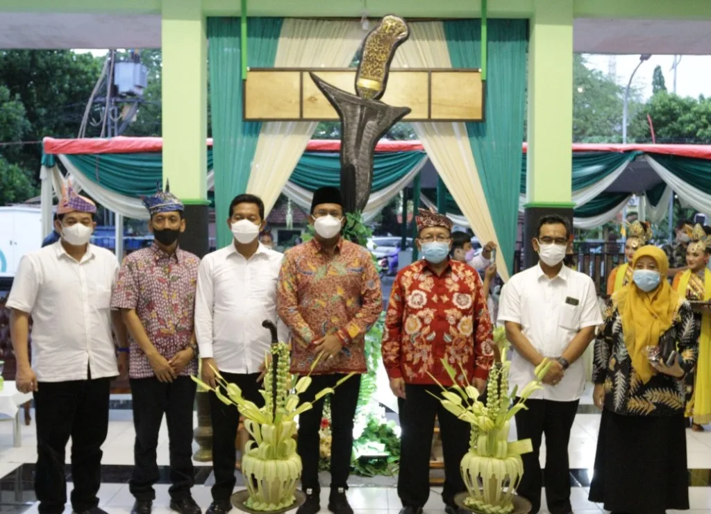 Bupati Muhdlor Buka Pameran Benda Pusaka dan Barang Antik