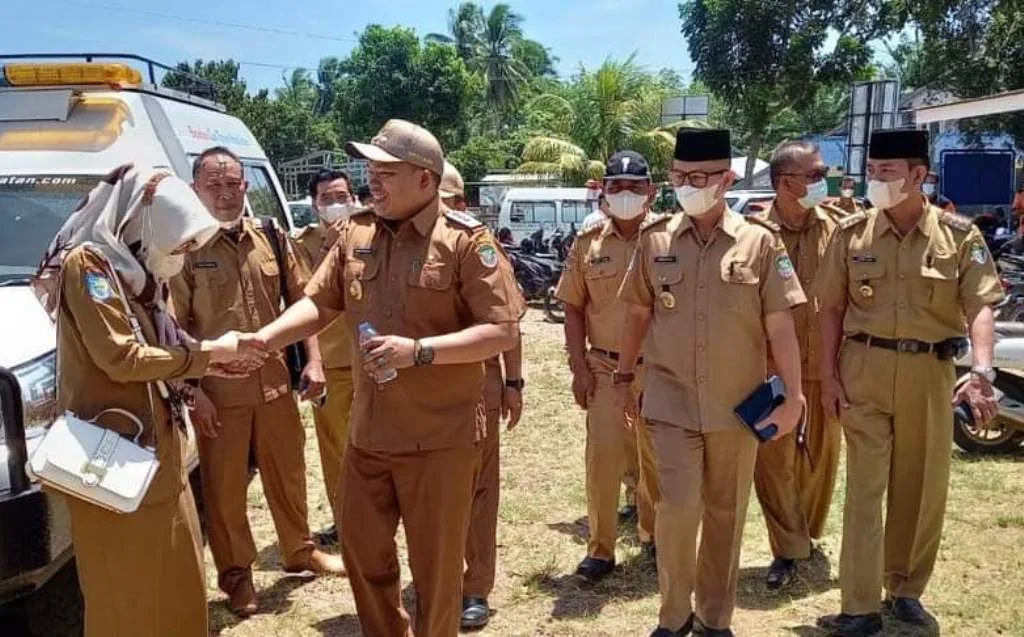 Bupati Seluma dan Wabup Tinjau Pelaksanaan Vaksinasi Serentak