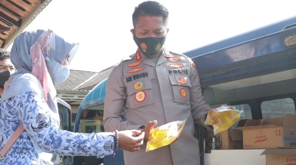 Gerai Vaksinasi Presisi Sediakan Migor Murah