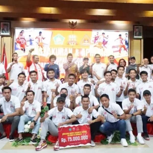 Gus Muhdlor Guyur Bonus Rp 150 Juta ke Deltras FC