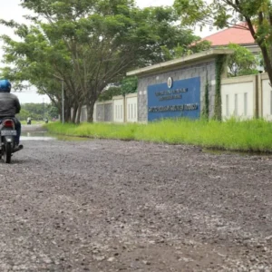 Gus Muhdlor Perintahkan Dinas PU Gerak Cepat Perbaiki Jalan Rusak