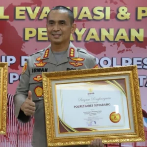 Kapolrestabes Semarang Terima Penghargaan dari Kementerian PANRB
