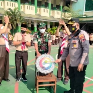 Kapolsek Genuk Buka Pesta Siaga Kwarran 13 Kecamatan Genuk Kapolsek Genuk Buka Pesta Siaga Kwarran 13 Kecamatan Genuk