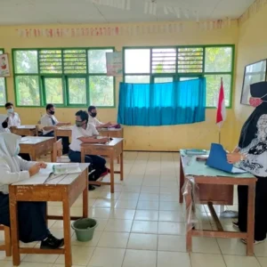 Nining Fawely Pasju : Menyesuaikan Dengan Jumlah Siswa Disetiap SD