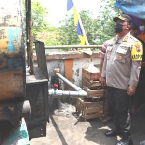 Polres Demak Kawal Distribusi Minyak Goreng Curah Polres Demak Kawal Distribusi Minyak Goreng Curah