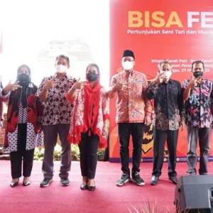 Puti Soekarno : Gus Muhdlor Keturunan Ideologis Bung Karno