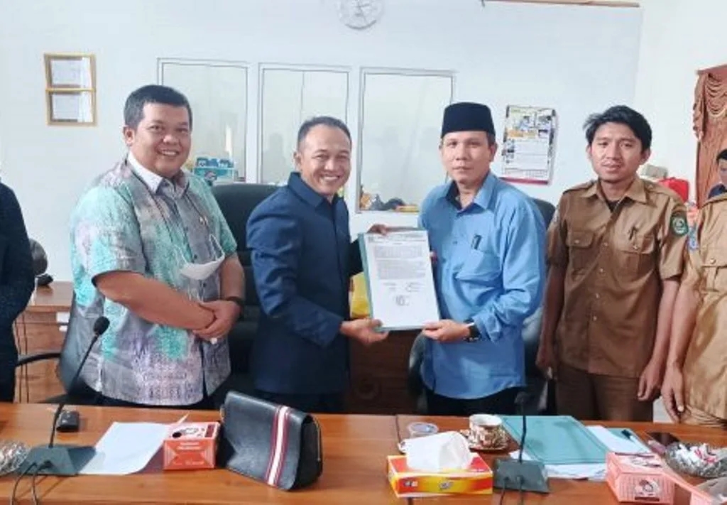 Rapat Dengar Pendapat DPRD Kabupaten Kepahiang Bersama APDESI
