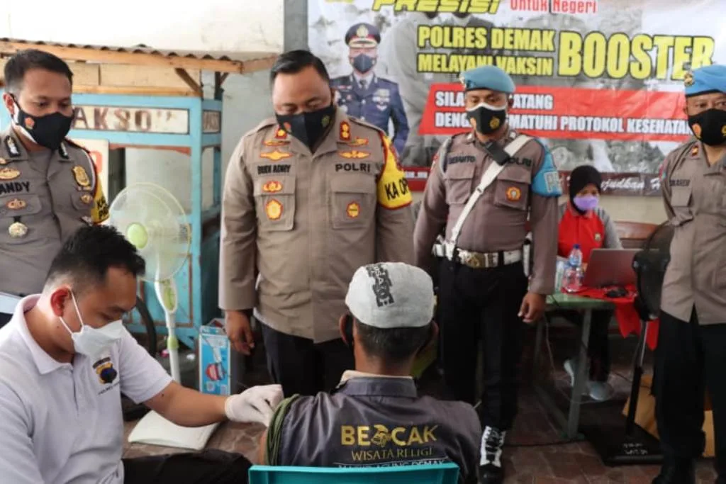 Ratusan Tukang Ojek Wisata Jadi Prioritas Vaksinasi Polres Demak