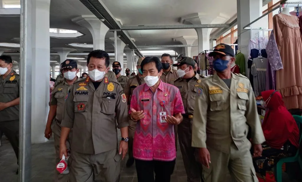 Satpol PP Kota Semarang Diprotes Saat Tata Pedagang Pasar Johar