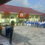 Sinergi, Kapolsek Bengko Jadi Pembina Upacara di SMAN 12 Rejang Lebong