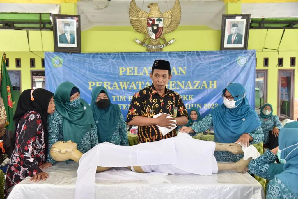 TP-PKK Kabupaten Sidoarjo Pelatihan Cara Perawatan Jenazah Dengan Penyakit Menular
