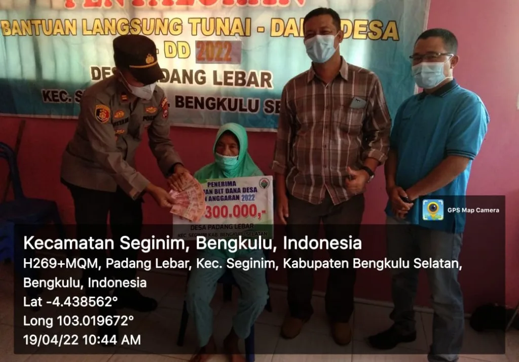 28 KK Warga Desa Padang Lebar Seginim Hari Ini Terima BLT DD