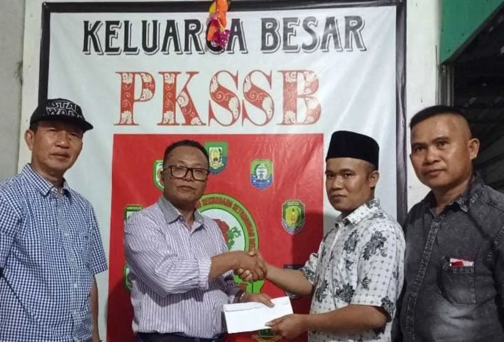 Anggota DPRD BS Serahkan Ambulan Kepada PKSSB Bogor
