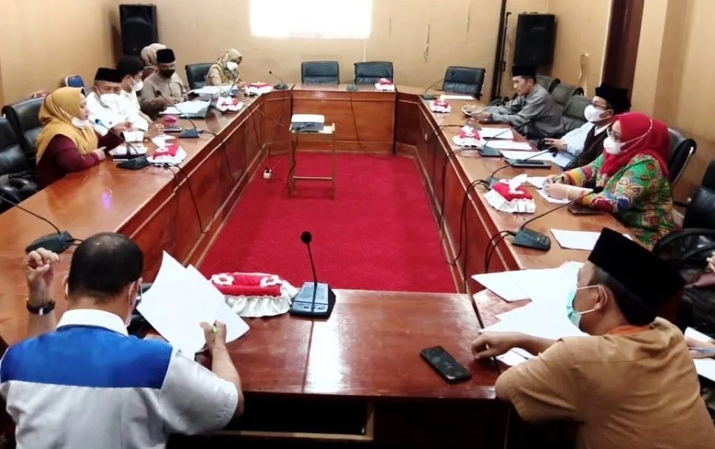 Bapemperda DPRD Kota Bengkulu Gelar Rapat Penyempurnaan Raperda