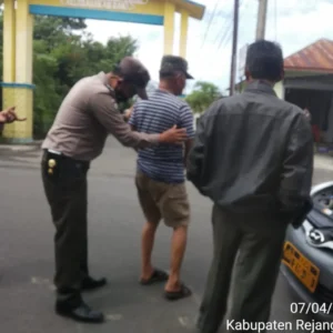 Cegah 3C dan Gangguan Kamtibmas, Polsek Curup Razia Senpi dan Sajam Cegah 3C dan Gangguan Kamtibmas, Polsek Curup Razia Senpi dan Sajam