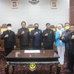Dalam Paripurna, Gubernur Rohidin Jelaskan Masalah View Tower dan Mess Pemda