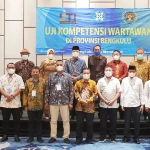 Gubernur Rohidin Buka Uji Kompetensi Wartawan