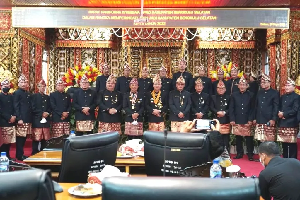 Gubernur Rohidin Hadiri Rapat Paripurna HUT ke-73 Kabupaten BS