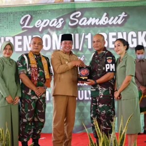 Hadiri Pisah Sambut Dandenpom II/I Bengkulu, Wagub Beri Cinderamata Hadiri Pisah Sambut Dandenpom II/I Bengkulu, Wagub Beri Cinderamata