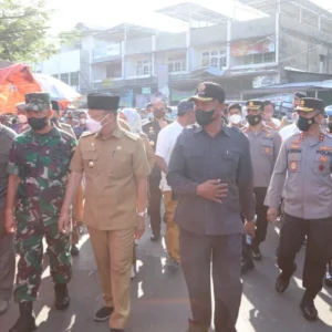Kapolda dan Gubenur Bengkulu Tinjau Pasokan Sembako di Pasar Panorama