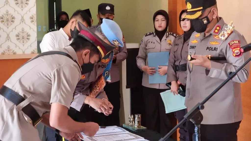 Kapolres Rejang Lebong Pimpin Sertijab Kasat Resnarkoba