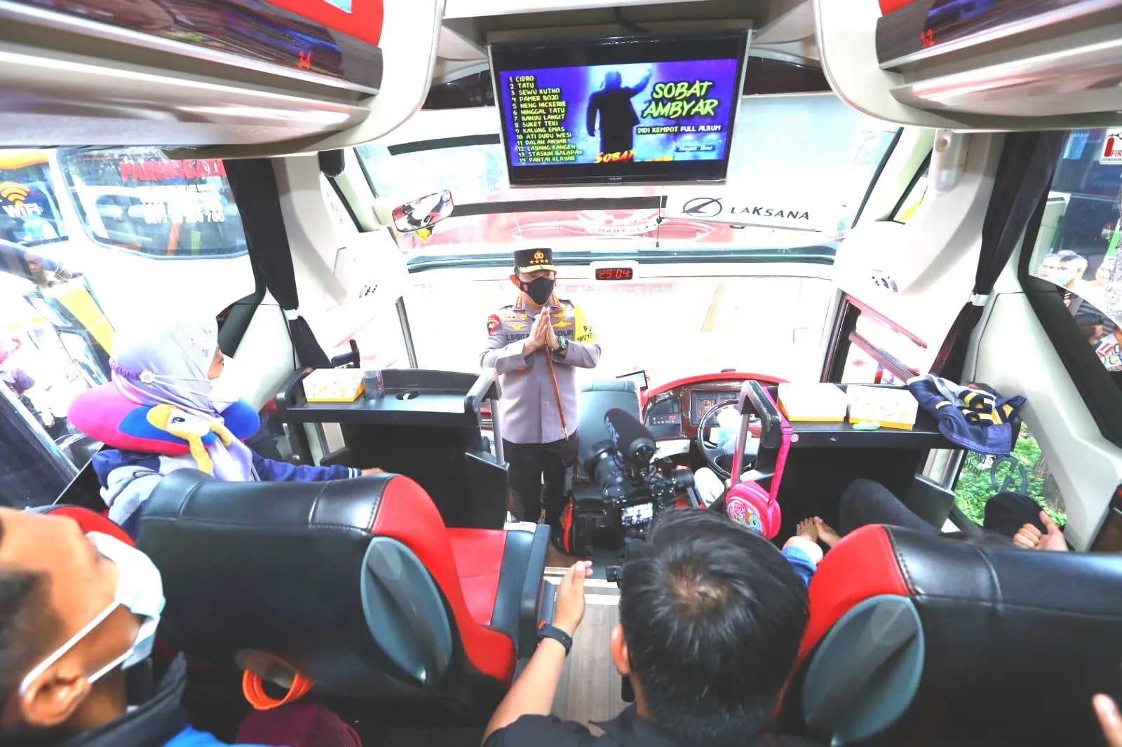 Kapolri Lepas Mudik Gratis Polri