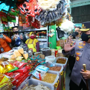 Kapolri Minta Forkopimda Kawal Proses Distribusi Minyak Curah Kapolri Minta Forkopimda Kawal Proses Distribusi Minyak Curah