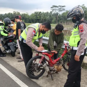 Nekat Gelar Balap Liar Saat Ramadan, Ratusan Motor Disita Polda Jateng Nekat Gelar Balap Liar Saat Ramadhan, Ratusan Motor Disita Polda Jateng