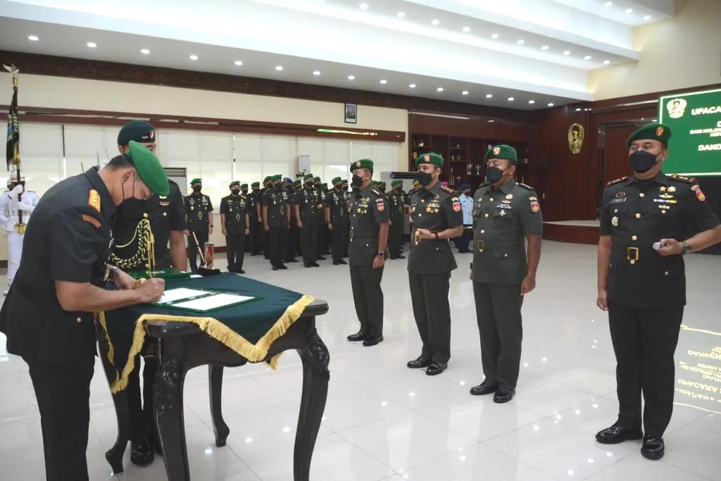 Pangdam IV/Diponegoro Pimpin Sertijab Danrem 073/MKT dan Dandenmadam IV/Dip