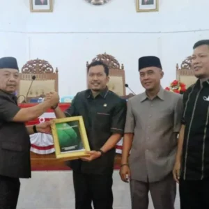 Paripurna DPRD Seluma Penyampaian LKPJ Bupati