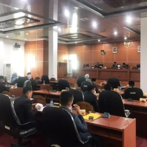 Paripurna Pengesahan Tiga Raperda dan Penyampaian LKJP