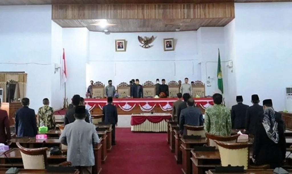 Paripurna Penyampaian Rekomendasi Catatan Strategis LKPJ Bupati Seluma Tahun 2021