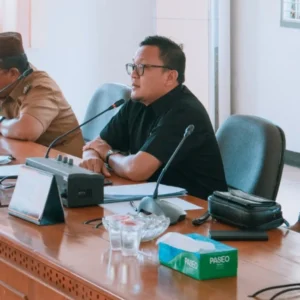Pedagang Ayam Potong Mengeluh ke Komisi II DPRD Kabupaten Bengkulu Selatan Pedagang Ayam Potong Mengeluh ke Komisi II DPRD Kabupaten Bengkulu Selatan