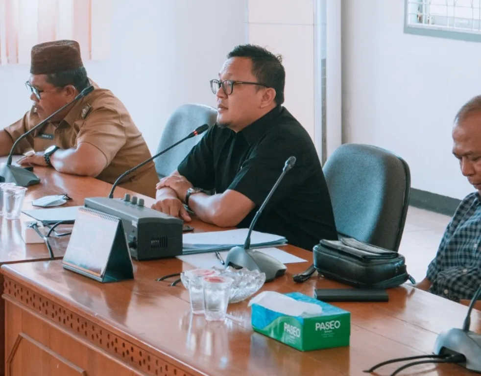 Pedagang Ayam Potong Mengeluh ke Komisi II DPRD Kabupaten Bengkulu Selatan