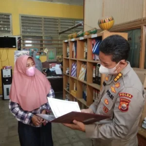 Polda Bengkulu Tebus Ijazah Anak Dari Ibu Yang Sempat Minta Tolong Presiden