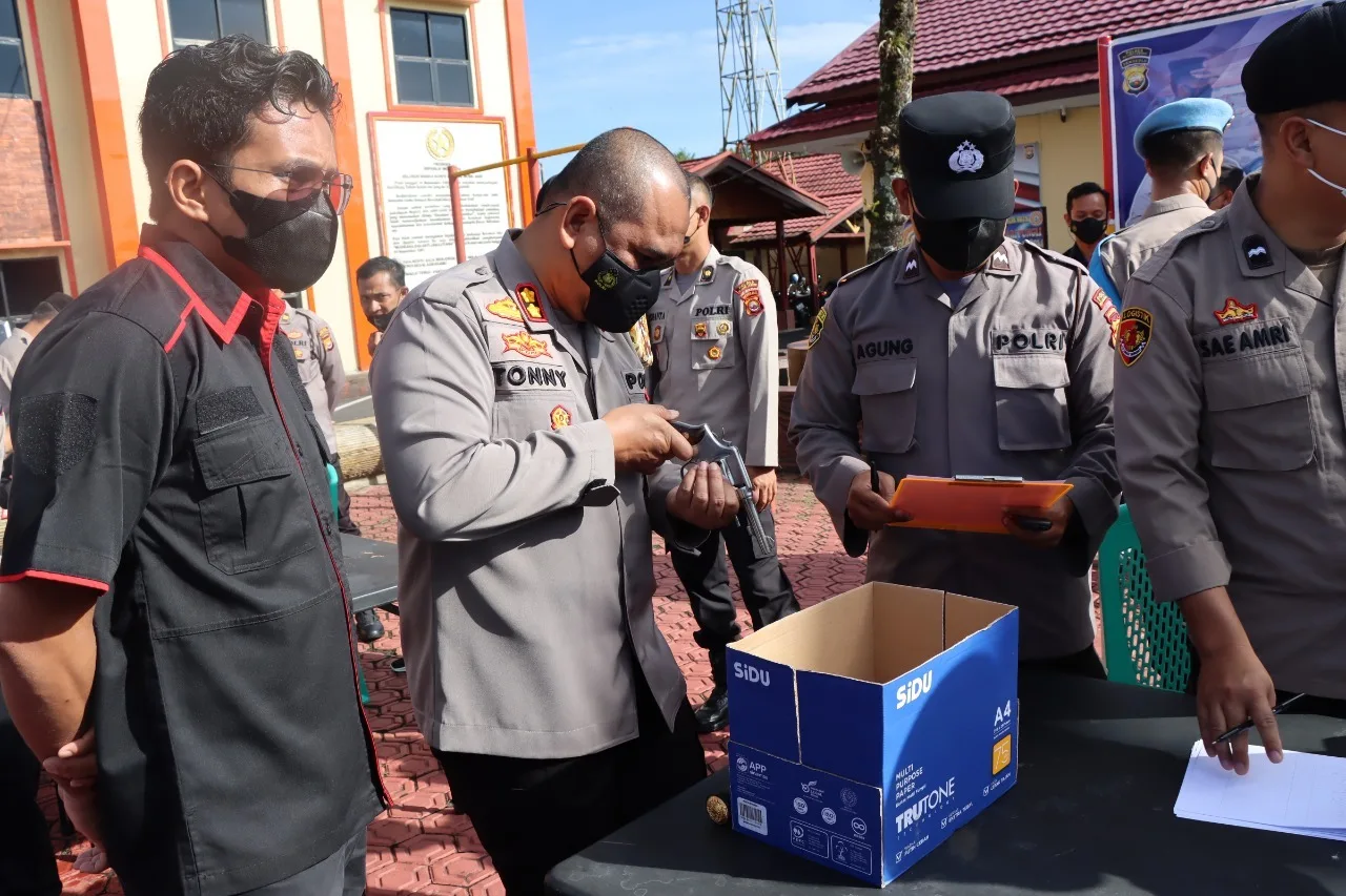 Polres Rejang Lebong Periksa Senpi Personel