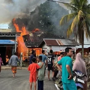 Rumah Warga Desa Sibak Dilalap Si Jago Merah